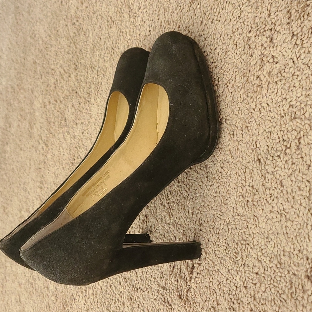 Victoria's Secret Colin Stuart Suede Pumps